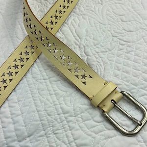 One Star •L• 100% Genuine Leather Star Cut Out Off White Belt